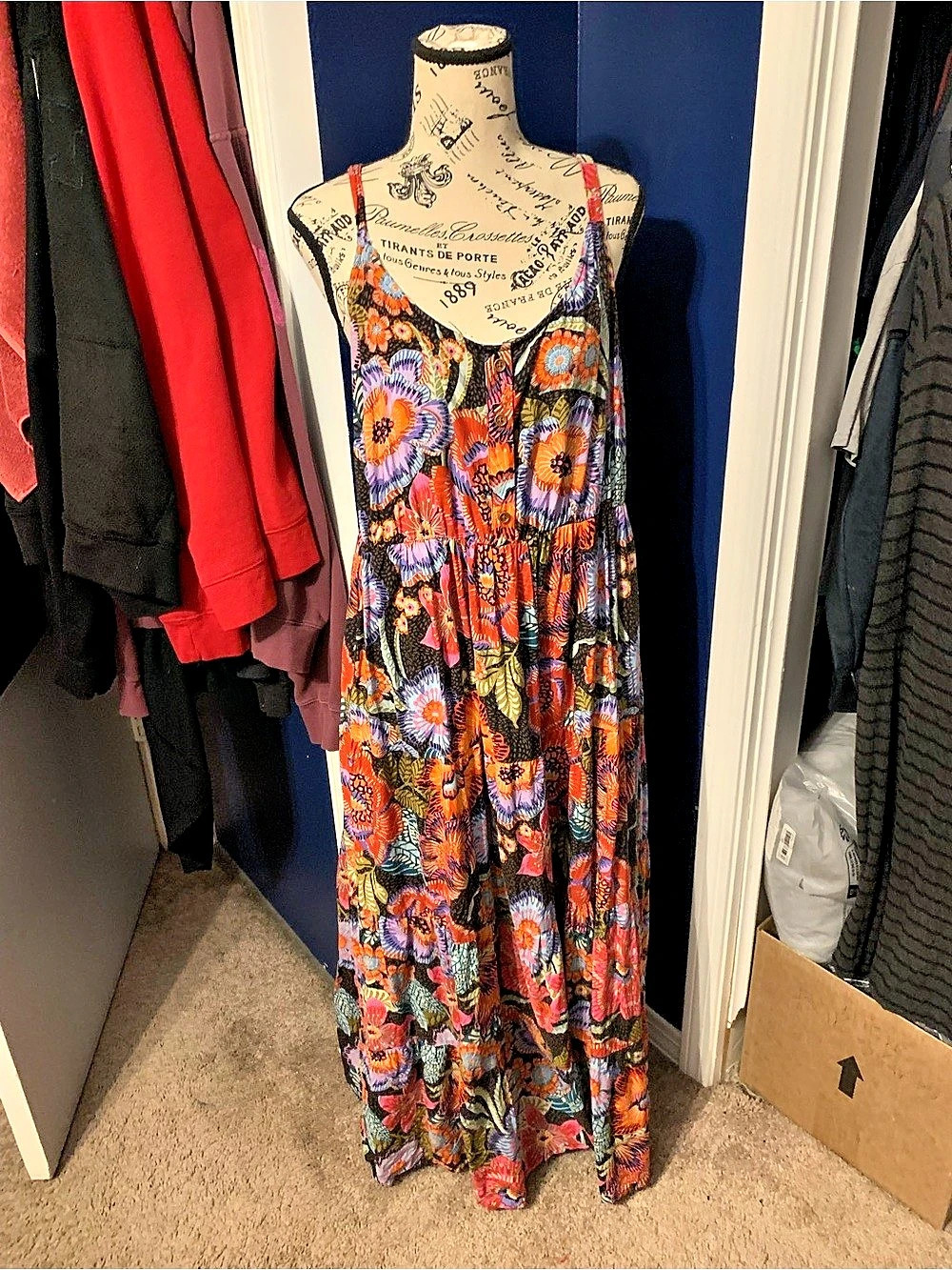Torrid Floral Maxi Dress in Black & Orange Size 1 Like New